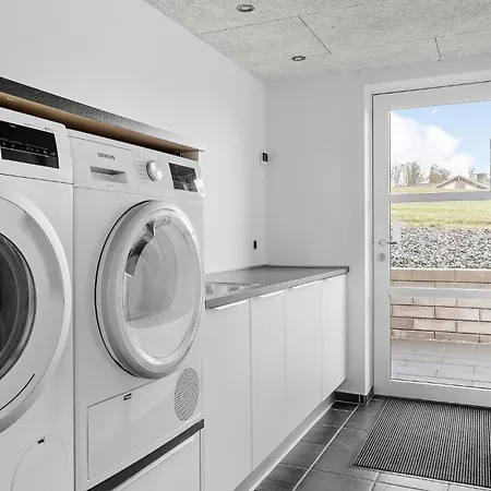 3 Bedroom Stunning In 펜션