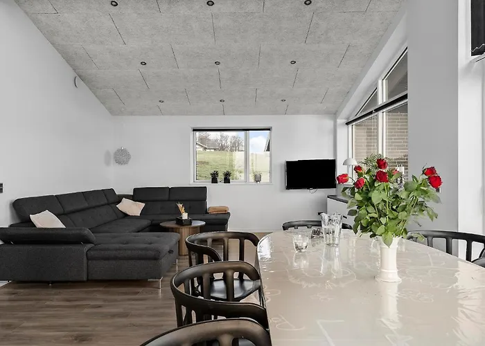 3 Bedroom Stunning In Holiday home Aabenraa
